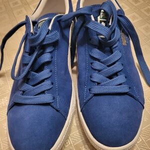 Puma Men's Vibrant Blue Sneakers  Very Gently Used